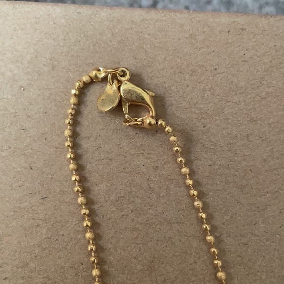 Initial R Gold Necklace - Picture 3 of 3